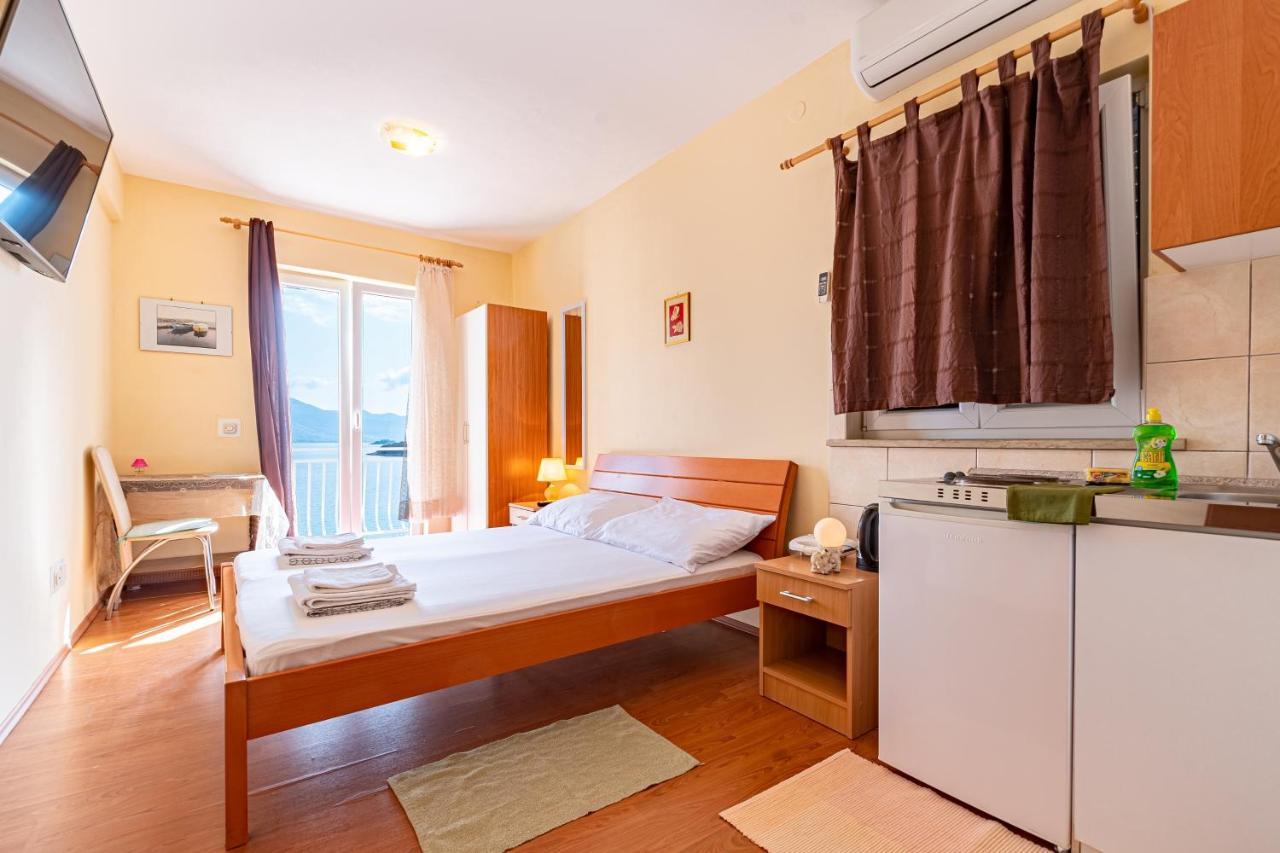 Apartments By The Sea Korcula - 10051 ภายนอก รูปภาพ